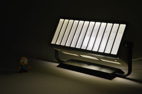 Calor rectangle orientable lamp