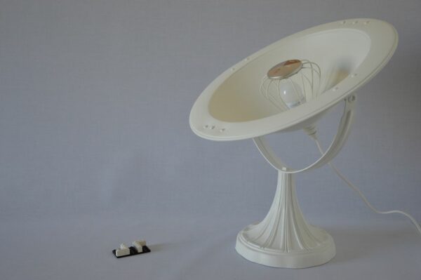 Lampe blanche Big Parabole Calor design vintage upcycling 4