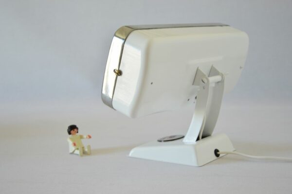 Small Glossy White Thermor Lamp