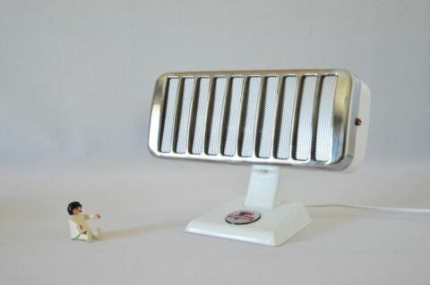 Small Glossy White Thermor Lamp