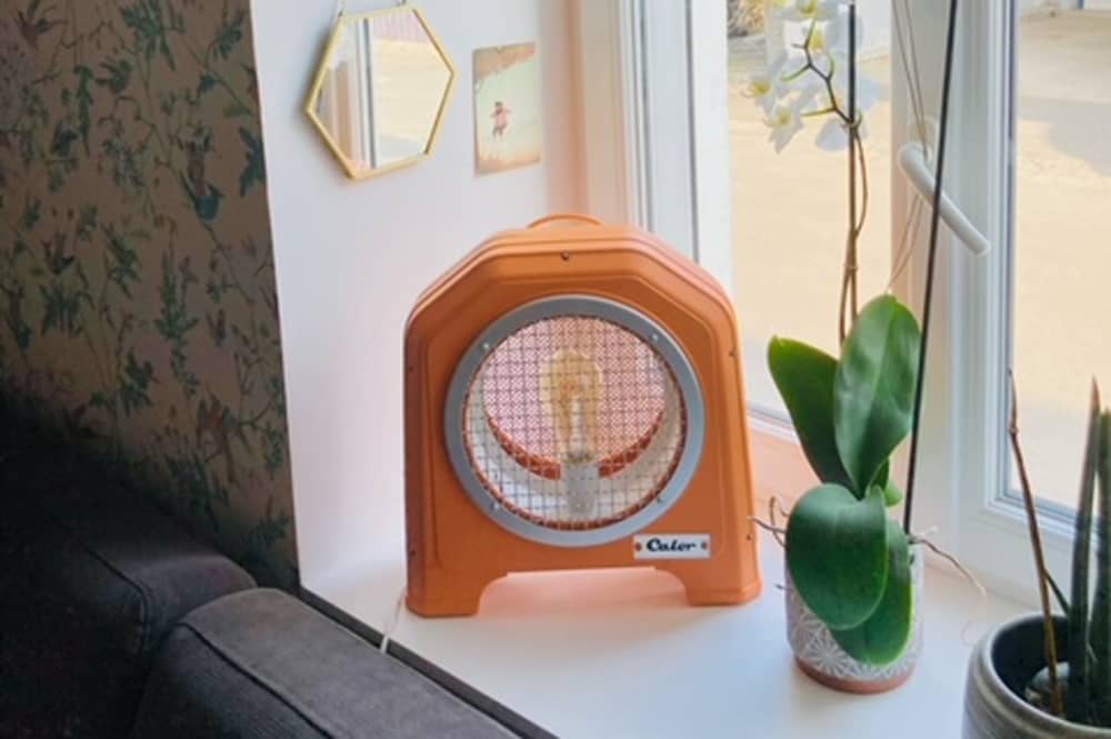 Lampe Calor bakelite Orange chez Yvan compressor