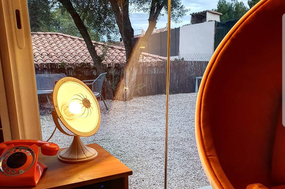 Lampe Mini parabole Blanche Calor chez Magalie compressor